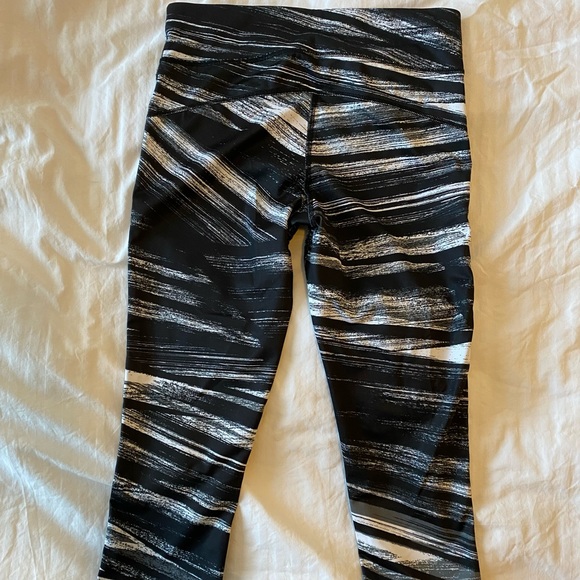 Cropped Leggings - Picture 2 of 3